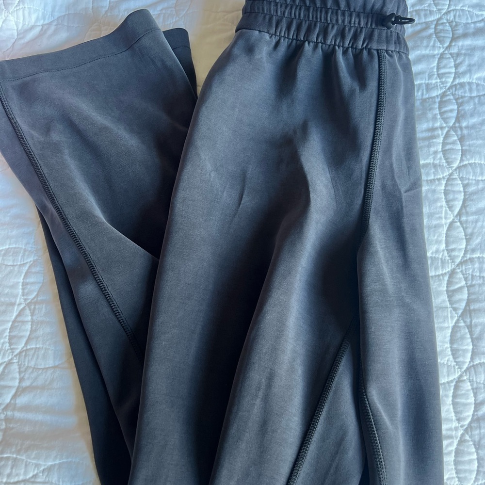 Lululemon Softstreme high-rise pant regular